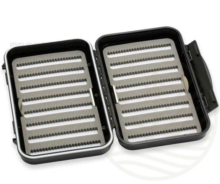 Boîte à Mouches C&F DESIGN Medium Standard Black CF-2588 |PLC-PECHE.FR